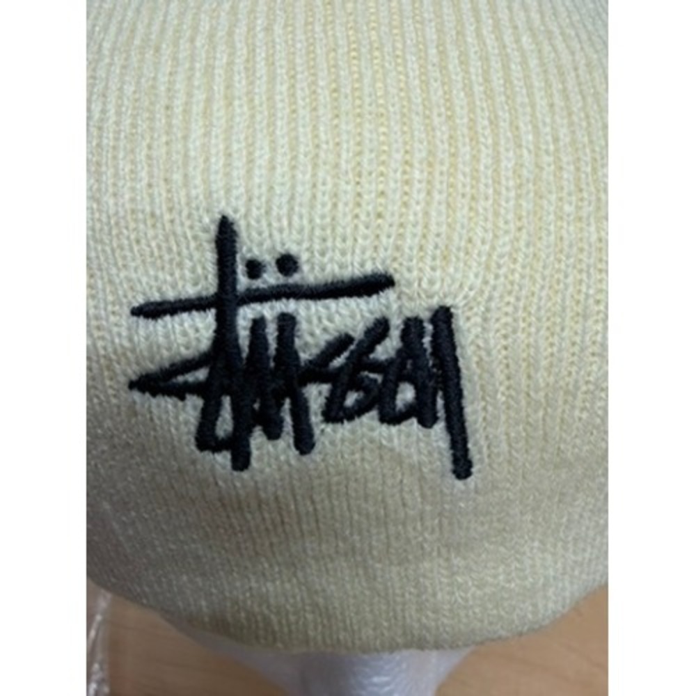 NWT! "Stussy" Basic Skullcap Beanie Cream Acrylic One Size Streetwear Warm Tween